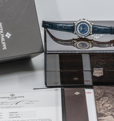 Patek Philippe World Time Chronograph 5930g-001 Whitegold 2018 Full Set