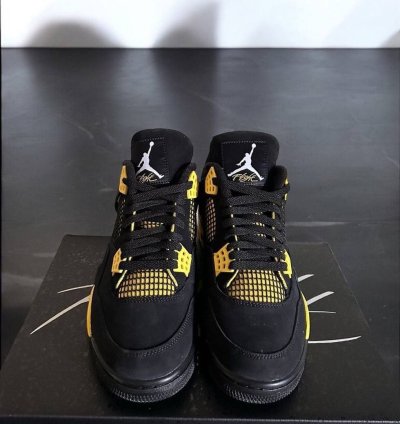 Nike Air Jordan 4 Retro