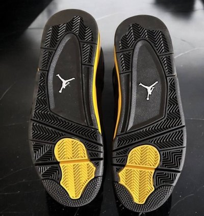 Nike Air Jordan 4 Retro