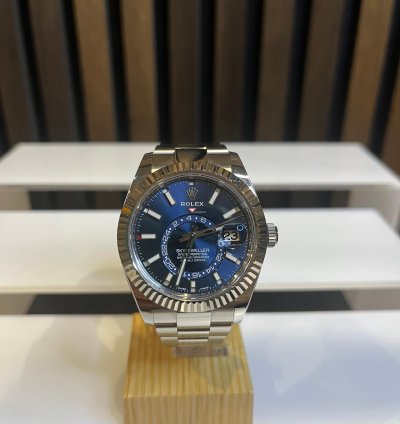 Rolex Sky-dweller Very Good Condition Fullset