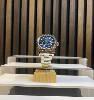 Rolex Sky-dweller Very Good Condition Fullset