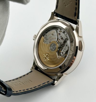 Patek Philippe World Time Chronograph Complications 5930g-010 World Time Flyback Chronograph White Gold Blue Dial 2022