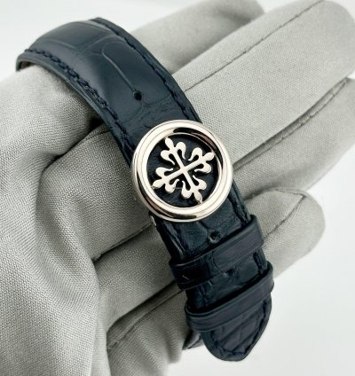 Patek Philippe World Time Chronograph Complications 5930g-010 World Time Flyback Chronograph White Gold Blue Dial 2022