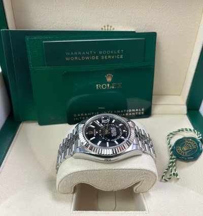 Rolex Sky-dweller White Rolesor Sky-dweller Black Index Dial Jubilee Bracelet 326934