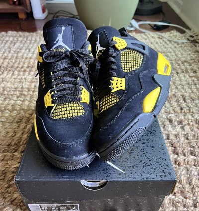 Nike Air Jordan 4 Retro Thunder 2023