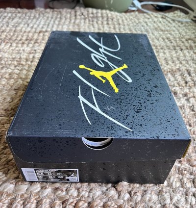 Nike Air Jordan 4 Retro Thunder 2023