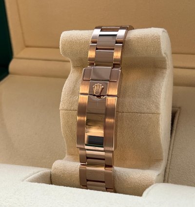 Rolex Daytona Unworn Rose Gold Daytona Black Dial 126505