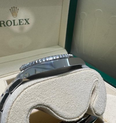 Rolex Submariner Date 116610lv 2019 Hulk 40mm Oyster Full Set Unworn