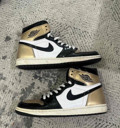Jordan 1 Gold Toe