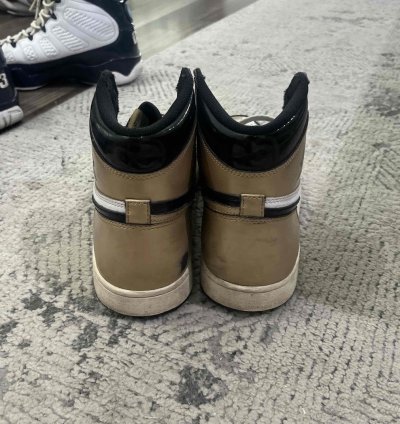 Jordan 1 Gold Toe