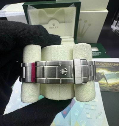 Rolex Submariner Date 16610lv