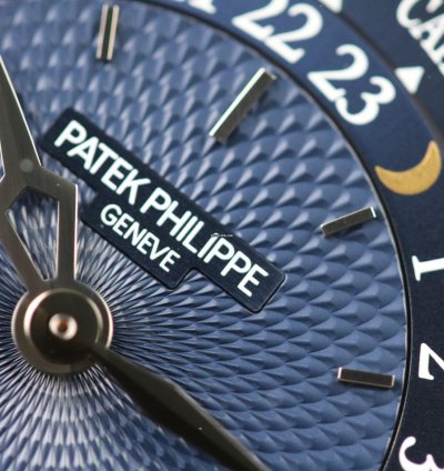 Patek Philippe World Time Platin - Blue - Like New - German Papers - Fullset - 05 2023