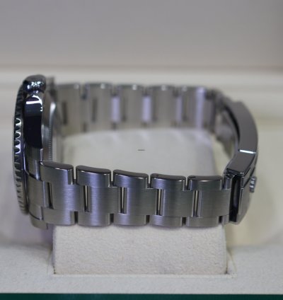 Rolex Submariner Date 2020 Submariner Date Hulk 116610lv Like New Complete Set