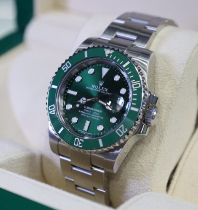 Rolex Submariner Date 2020 Submariner Date Hulk 116610lv Like New Complete Set