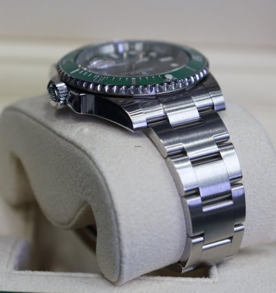 Rolex Submariner Date 2020 Submariner Date Hulk 116610lv Like New Complete Set