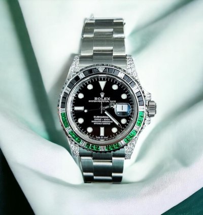 Rolex Submariner Date 41 Mm Custom Diamond-set Green Black Onyx Gems - Ice Out