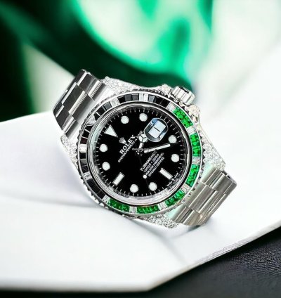 Rolex Submariner Date 41 Mm Custom Diamond-set Green Black Onyx Gems - Ice Out