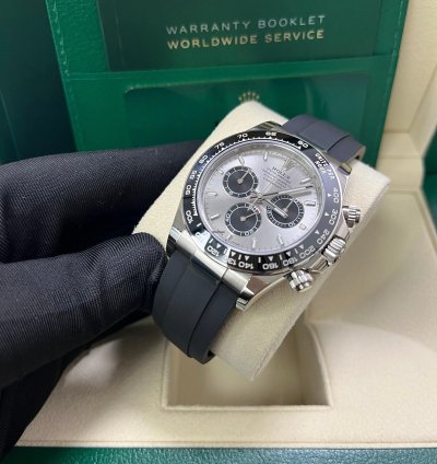 Rolex Daytona White Gold Cosmograph Daytona Silver And Black Index Dial - Oysterflex Strap 126519ln