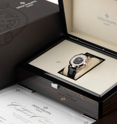 Patek Philippe World Time White Gold 18k Grey Dial Ref 5230g-014 Full Set