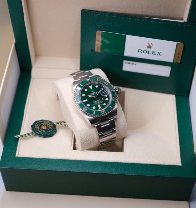 Rolex Submariner Date Green Hulk - Like New
