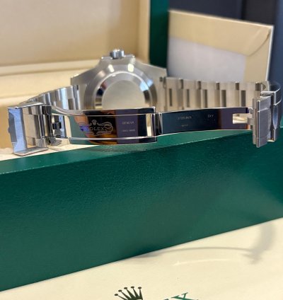 Rolex Submariner Date Hulk - 116610lv - 2019