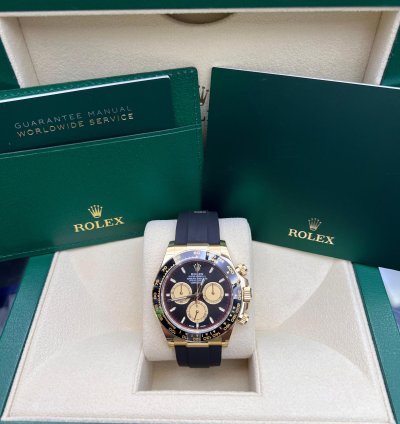 Rolex Daytona Yellow Gold Black And Champagne Dial Oysterflex Bracelet