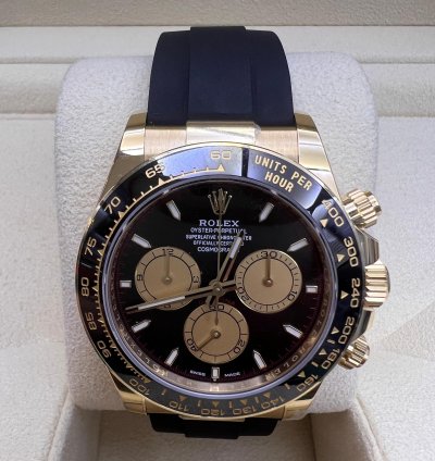 Rolex Daytona Yellow Gold Black And Champagne Dial Oysterflex Bracelet