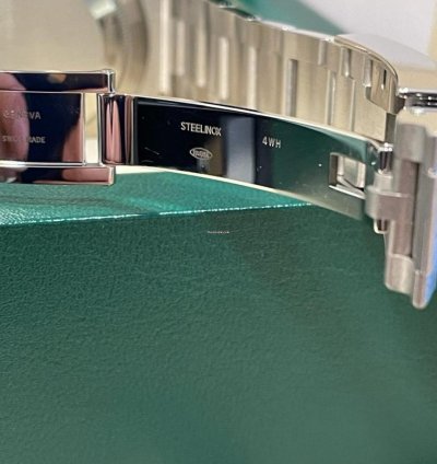Rolex Submariner Date Hulk - 2020 - 116610lv New Card