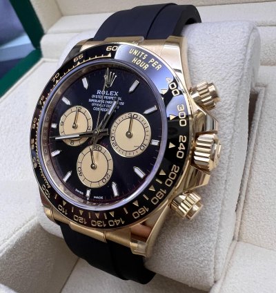 Rolex Daytona Yellow Gold Black And Champagne Dial Oysterflex Bracelet