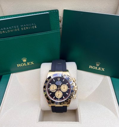 Rolex Daytona Yellow Gold Black And Champagne Dial Oysterflex Bracelet