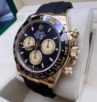 Rolex Daytona Yellow Gold Black And Champagne Dial Oysterflex Bracelet