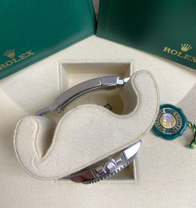 Rolex Submariner Date Hulk 116610lv 2020 Edition