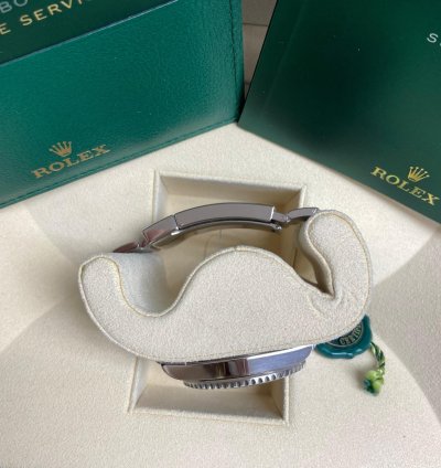 Rolex Submariner Date Hulk 116610lv 2020 Edition