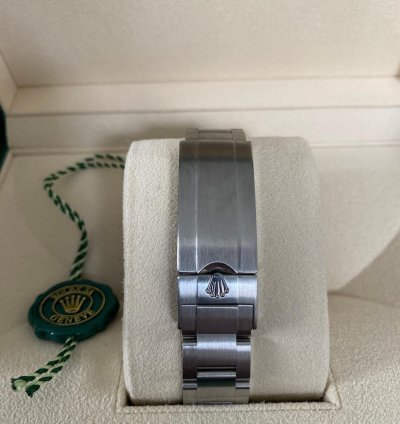Rolex Submariner Date Hulk 2020 new Unworn Full Set