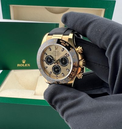 Rolex Daytona Yellow Gold Black Subdials
