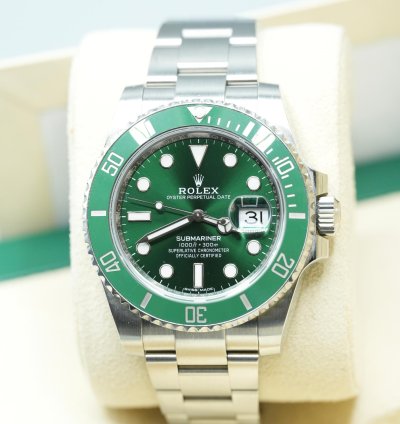 Rolex Submariner Date Hulk 2020 Green Dial Box And Papers 116610lv
