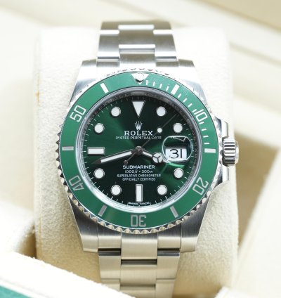 Rolex Submariner Date Hulk 2020 Green Dial Box And Papers 116610lv