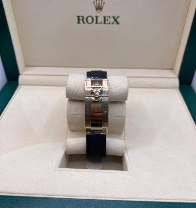 Rolex Daytona Yellow Gold Oysterflex