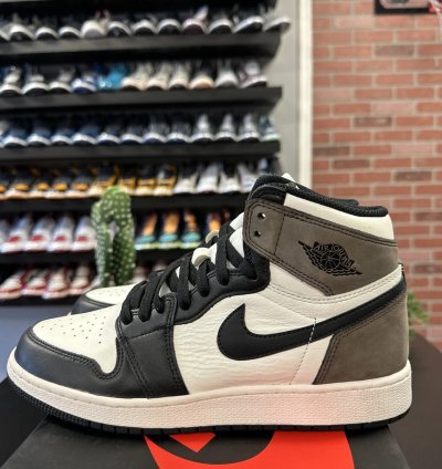 Jordan 1 Retro High Dark Mocha