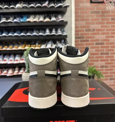 Jordan 1 Retro High Dark Mocha