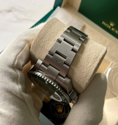 Rolex Submariner Date Magnifique Rolex Hulk Neuve