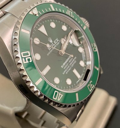 Rolex Submariner Date New Full Stickers 2018 Submariner Date Hulk New Old Stock 116610lv Full Set