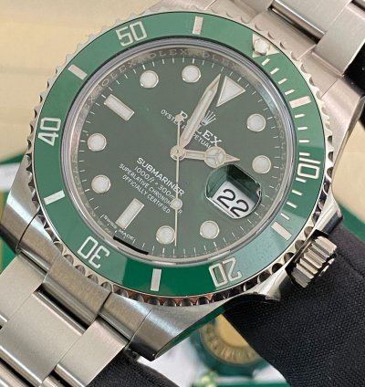 Rolex Submariner Date New Full Stickers 2018 Submariner Date Hulk New Old Stock 116610lv Full Set