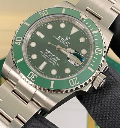 Rolex Submariner Date New Old Stock 2019 Submariner Date Hulk Unworn 116610lv Full Set