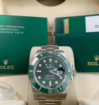 Rolex Submariner Date New Old Stock 2019 Submariner Date Hulk Unworn 116610lv Full Set