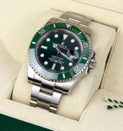 Rolex Submariner Date Oyster Perpetual Submariner Stainless Steel Hulk 116610lv