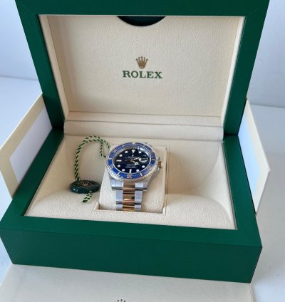 Rolex Submariner Date Stunning Blue Dial Full Set Of Papers Original Box 2024
