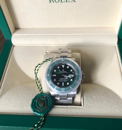 Rolex Submariner Date Unworn 2019 perfect Condition And Sticker On The Back