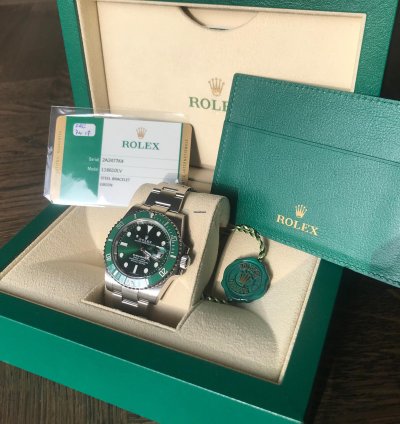 Rolex Submariner Date Unworn 2019 perfect Condition And Sticker On The Back