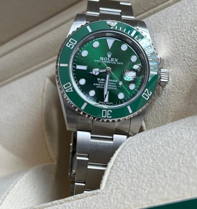 Rolex Submariner Date Unworn 2019 perfect Condition And Sticker On The Back